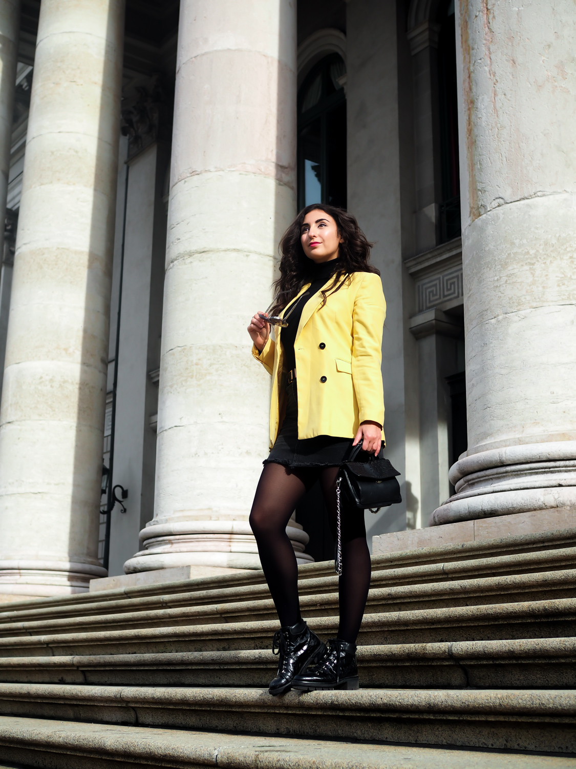 yellow blazer zara denim mini skirt combination uterque lace up boots rock kombinieren im herbst fashionblogger mode blog samieze berlin_