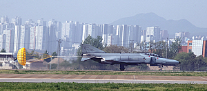 F-4E    ͵ 17  ù 
