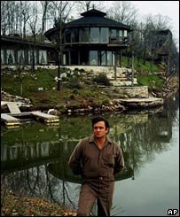 The late country music legend Johnny Cash poses at his house on Old Hickory Lake near Hendersonville, Tennessee, on 19 April 1969. 