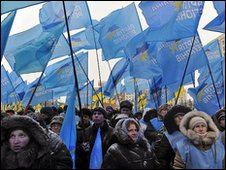 Supporters of Viktor Yanukovych celebrate the first-round election result in Kiev, 18/1/10