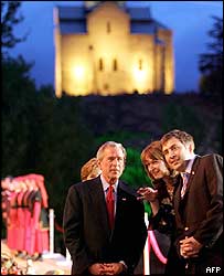 US President George W Bush, Georgian President Mikhail Saakashvili and their wives in historic Tbilisi