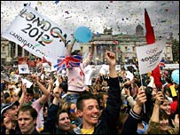 Crowds celebrate London's victory in Trafalgar Square