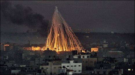 White phosphorus shell burst in Gaza 8 January 2009
