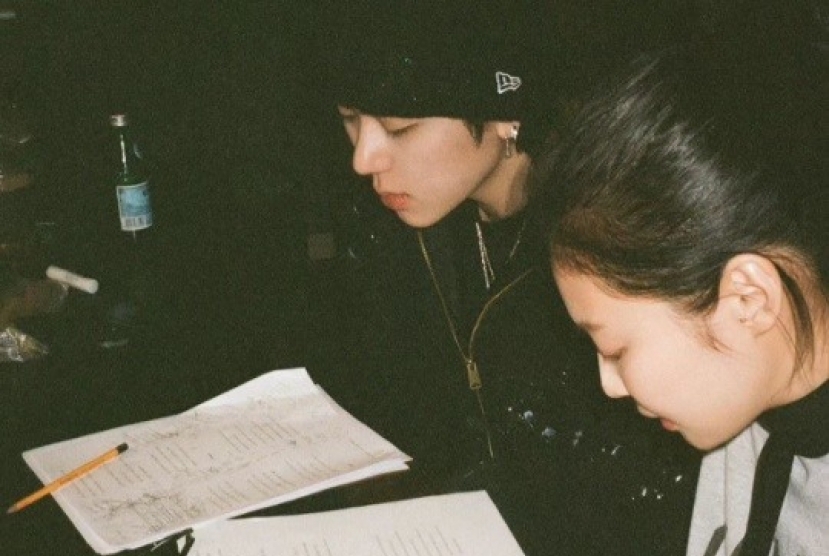 [Today’s K-pop] Zico drops snippet of collaboration with Jennie