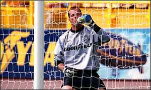 Wolves goalkeeper Mike Stowell