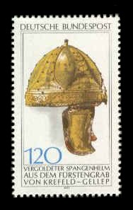 Briefmarke mit frnk. Helm. Gefunden im sogenannten  frnkischen Frstengrab von Krefeld-Gellep.