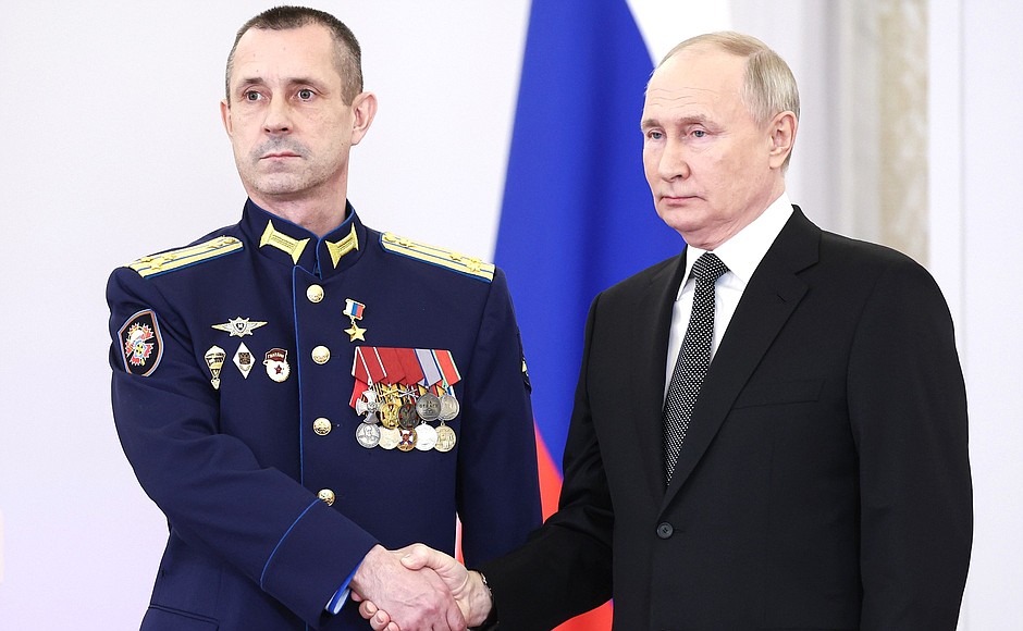 Presentation of Gold Star medals to Heroes of Russia. With Colonel Andrei Shelest.