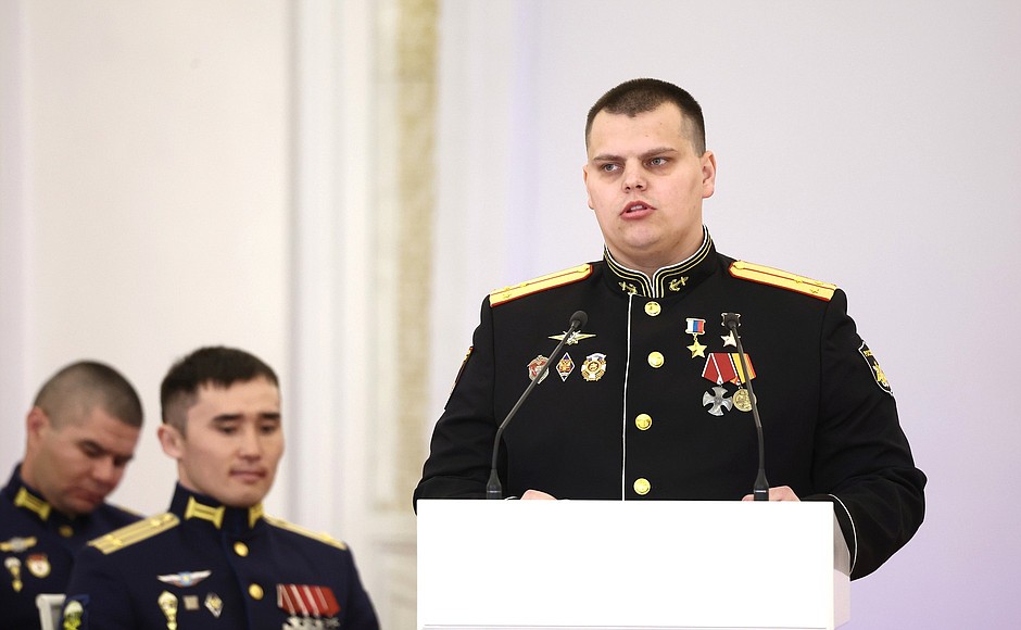 Presentation of Gold Star medals to Heroes of Russia. With Senior Lieutenant Eduard Kazymov.
