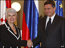 Croatian Prime Minister Jadranka Kosor and Slovenian counterpart Borut Pahor in Ljubljana, 11/09/09