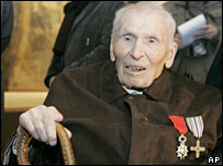 Lazare Ponticelli celebrating his 110th birthday on 16 Dec 2007