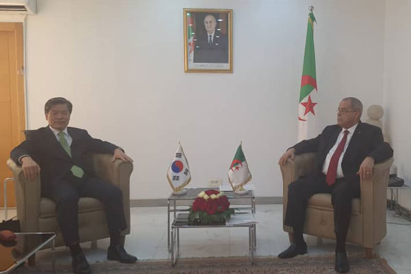 كوريا والجزائر تبحثان تعزيز التعاون الثنائي