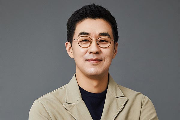 CEO HYBE Klaim Min Hee-jin Berupaya Bebaskan ADOR dari HYBE