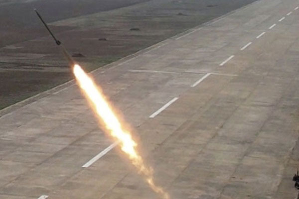 Nordkorea testet in Anwesenheit von Kim Jong-un neue Granate für Mehrfachraketenwerfer