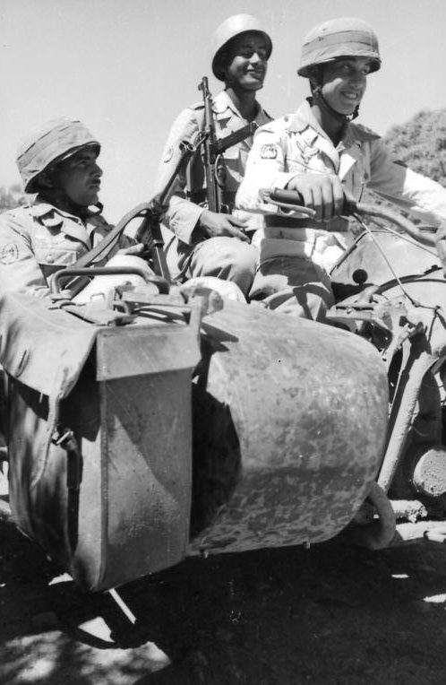 Obuka vojnika arapskog ratnog vazduhoplovstva. 1943