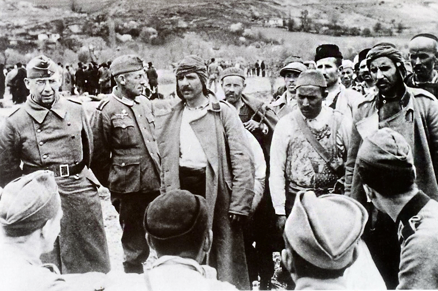 U diviziju se upisuju albanski dobrovoljci.