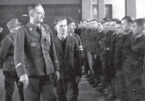 Inspekcija rukovodstva SS bataljona "Dalwitz". 1944