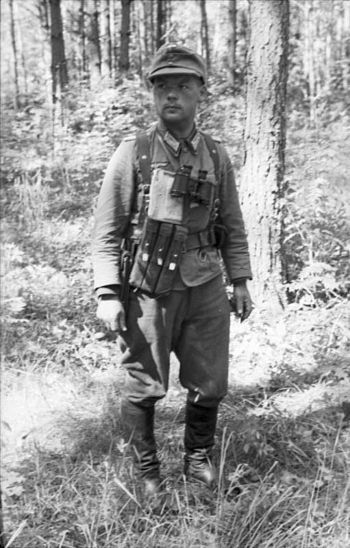Kozak 1. kozačke konjičke divizije u Jugoslaviji.